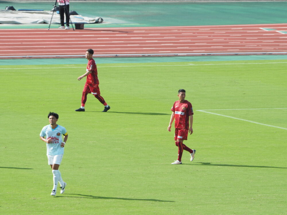 FC琉球 澤田将 金井貢史
ジェイリースFC 我那覇和樹